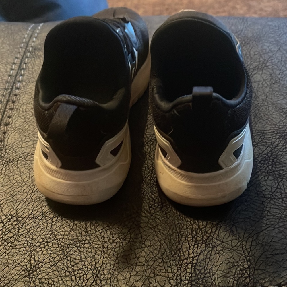 Adidas - Picture 3 of 9